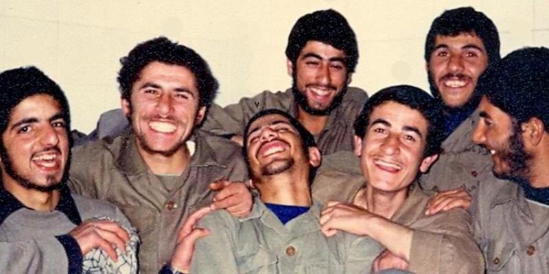 رساندن نوشابه خنک به رزمندگان خط مقدم در فتح خرمشهر! 