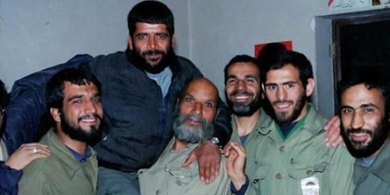 یادبود شهدای کربلای یک در جوار مزار «شهید دستواره» 