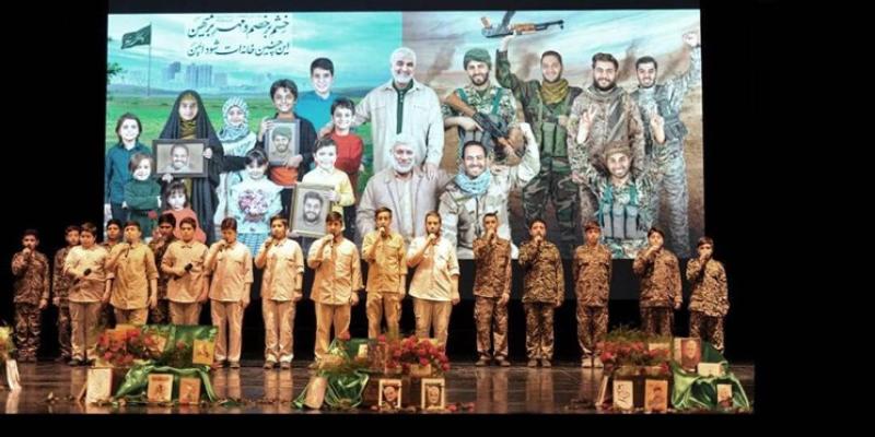  همنوایی گروه‌های سرود برای حاج قاسم در تالار وحدت 