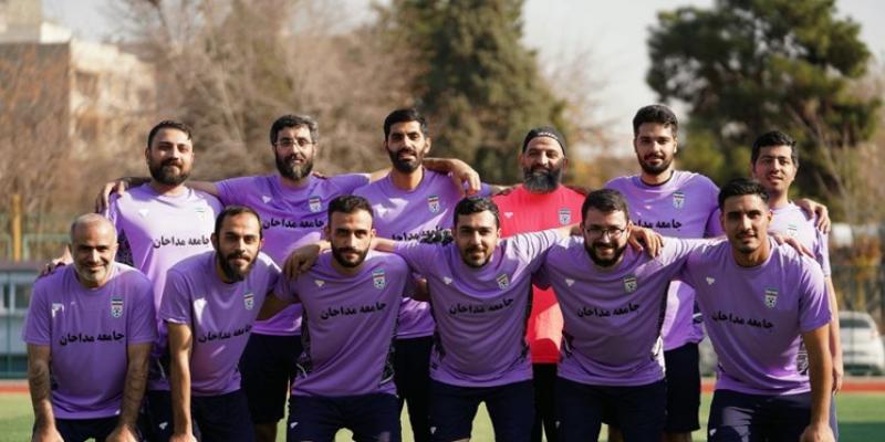 مداحان برای کمک به نیازمندان فوتبال بازی کردند