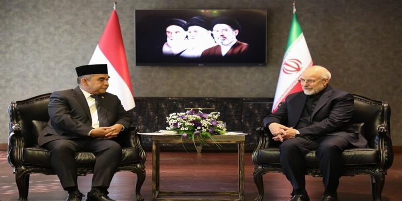 قالیباف: کسی می‌تواند با آمریکا مذاکره کند که آماده جنگ باشد