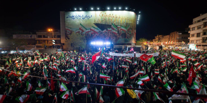 ۱۶۸ شب ایستاده ایم، برای ۱۶۸ آسمانی میناب